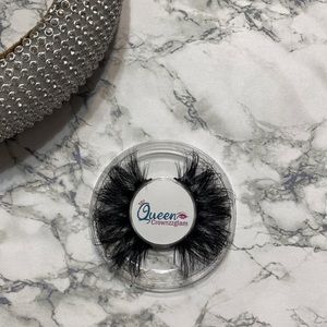 Lashes for women support small business ❤️🤞🏽💯